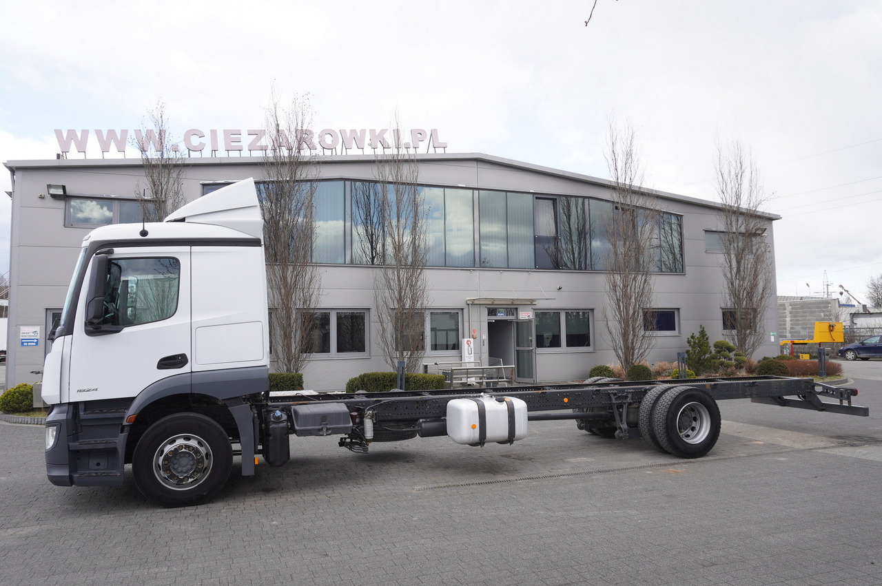 MERCEDES-BENZ Actros 1824 / 9.1 m chassis / sleeping cabin - Φορτηγό σασί: φωτογραφία 2 MERCEDES-BENZ Actros 1824 / 9.1 m chassis / sleeping cabin - Φορτηγό σασί: φωτογραφία 2
