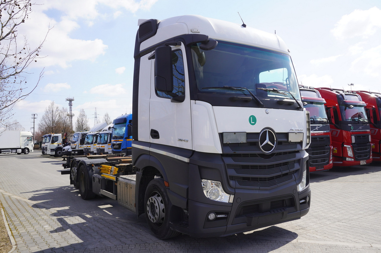 MERCEDES-BENZ Actros 2543 / BDF / Retarder / sleeping cabin - Φορτηγό μεταφοράς εμπορευματοκιβωτίων/ Κινητό αμάξωμα: φωτογραφία 1 MERCEDES-BENZ Actros 2543 / BDF / Retarder / sleeping cabin - Φορτηγό μεταφοράς εμπορευματοκιβωτίων/ Κινητό αμάξωμα: φωτογραφία 1