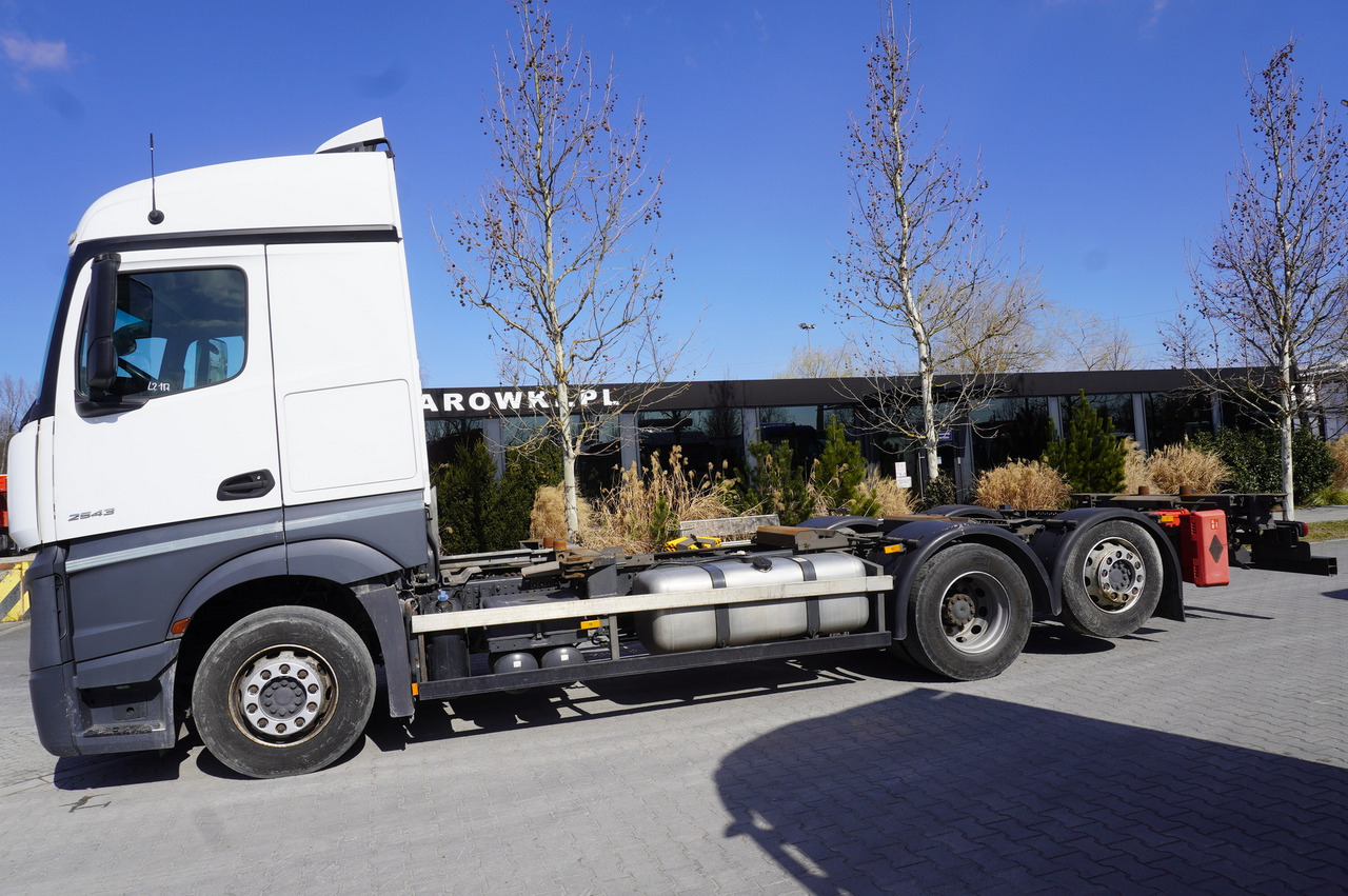 MERCEDES-BENZ Actros 2543 / BDF / Retarder / sleeping cabin - Φορτηγό μεταφοράς εμπορευματοκιβωτίων/ Κινητό αμάξωμα: φωτογραφία 3 MERCEDES-BENZ Actros 2543 / BDF / Retarder / sleeping cabin - Φορτηγό μεταφοράς εμπορευματοκιβωτίων/ Κινητό αμάξωμα: φωτογραφία 3