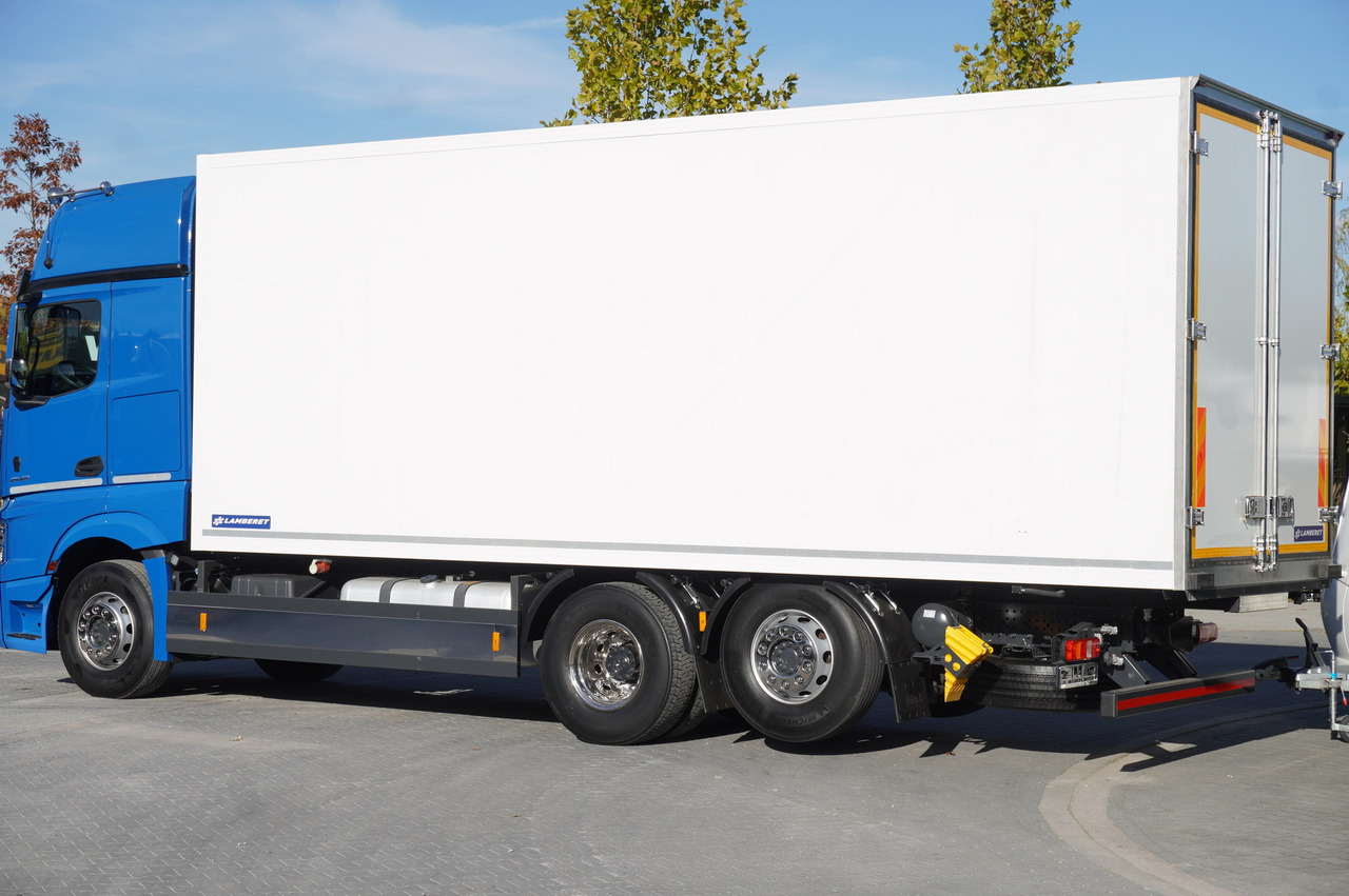 MERCEDES-BENZ Actros 2548 E6 / GIGA / Cab Lounge chair / Lamberet Refrigerator / Carrier Supra 950 - Φορτηγό ψυγείο: φωτογραφία 4 MERCEDES-BENZ Actros 2548 E6 / GIGA / Cab Lounge chair / Lamberet Refrigerator / Carrier Supra 950 - Φορτηγό ψυγείο: φωτογραφία 4