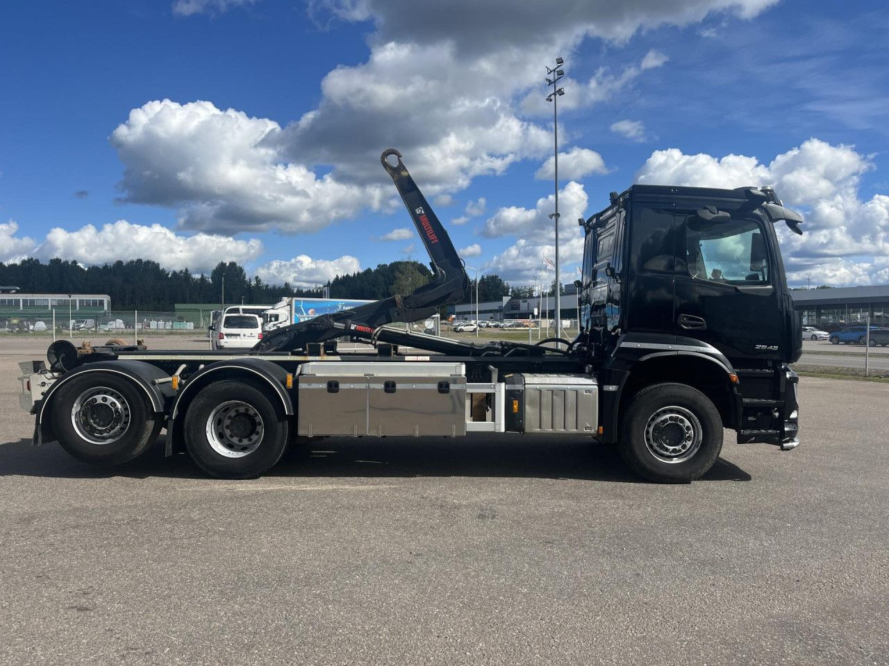 MERCEDES-BENZ Arocs 2543 6x2*4 / 21t Hooklift HIAB ULT21Z56 / 2022 - Φορτηγό φόρτωσης γάντζου: φωτογραφία 4 MERCEDES-BENZ Arocs 2543 6x2*4 / 21t Hooklift HIAB ULT21Z56 / 2022 - Φορτηγό φόρτωσης γάντζου: φωτογραφία 4