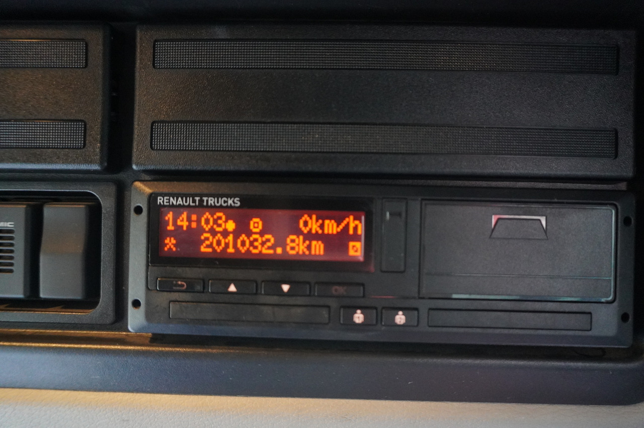 RENAULT C280 DTI 8 / FASSI crane 5.6 T / 560 MTH / range 8 m / Flatbed 15 EPAL - Φορτηγό με ανοιχτή καρότσα, Φορτηγό με γερανό: φωτογραφία 4 RENAULT C280 DTI 8 / FASSI crane 5.6 T / 560 MTH / range 8 m / Flatbed 15 EPAL - Φορτηγό με ανοιχτή καρότσα, Φορτηγό με γερανό: φωτογραφία 4