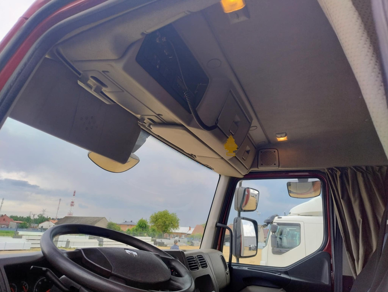 RENAULT Midlum 300 / Curtain 18 EPAL / Sleeping cab - Φορτηγό μουσαμάς: φωτογραφία 5 RENAULT Midlum 300 / Curtain 18 EPAL / Sleeping cab - Φορτηγό μουσαμάς: φωτογραφία 5