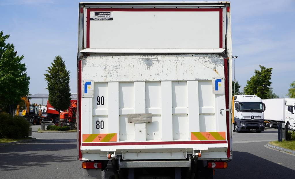 RENAULT Renault D12 E6 / Container 18 pallets / Lift - Φορτηγό κόφα: φωτογραφία 4 RENAULT Renault D12 E6 / Container 18 pallets / Lift - Φορτηγό κόφα: φωτογραφία 4