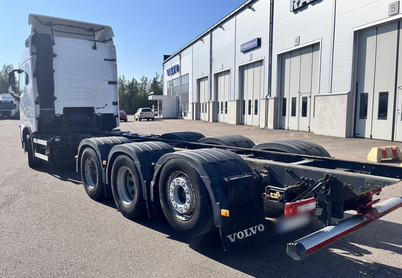VOLVO FH 650 8x4 / Truck chassis / Sleeper cab - Φορτηγό με γερανό: φωτογραφία 4 VOLVO FH 650 8x4 / Truck chassis / Sleeper cab - Φορτηγό με γερανό: φωτογραφία 4