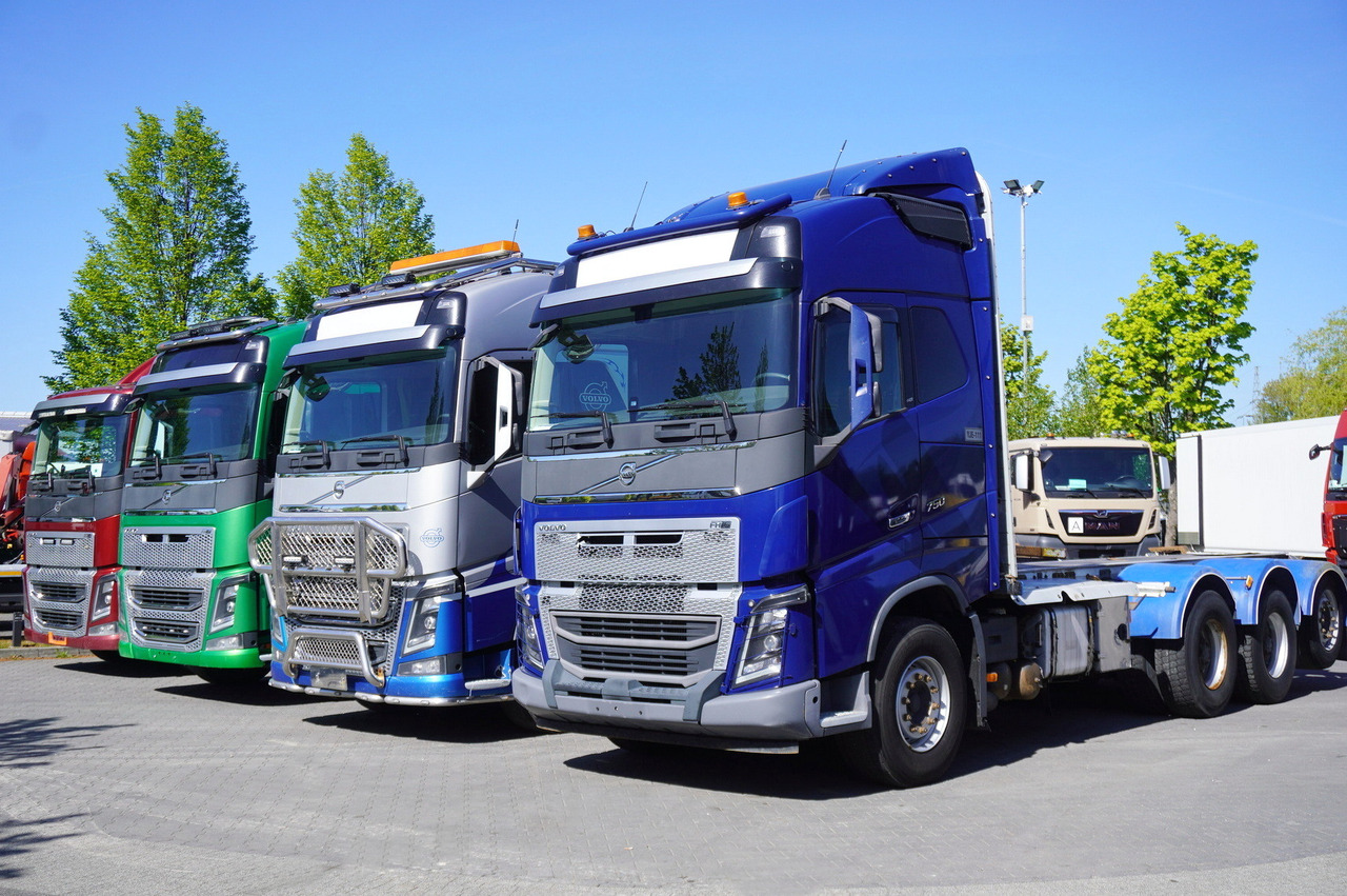 VOLVO FH16 750 / 750 HP! / chassis / 4 units 8x4 - Φορτηγό ξυλείας: φωτογραφία 1 VOLVO FH16 750 / 750 HP! / chassis / 4 units 8x4 - Φορτηγό ξυλείας: φωτογραφία 1