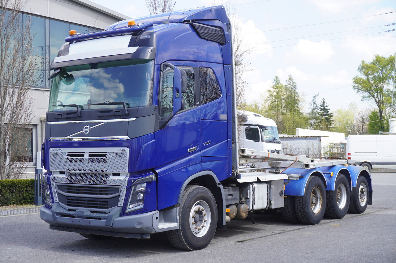 VOLVO FH16 750 8x4 / 750 HP! / 20 t load capacity / stanchion superstructure - Φορτηγό ξυλείας: φωτογραφία 4 VOLVO FH16 750 8x4 / 750 HP! / 20 t load capacity / stanchion superstructure - Φορτηγό ξυλείας: φωτογραφία 4