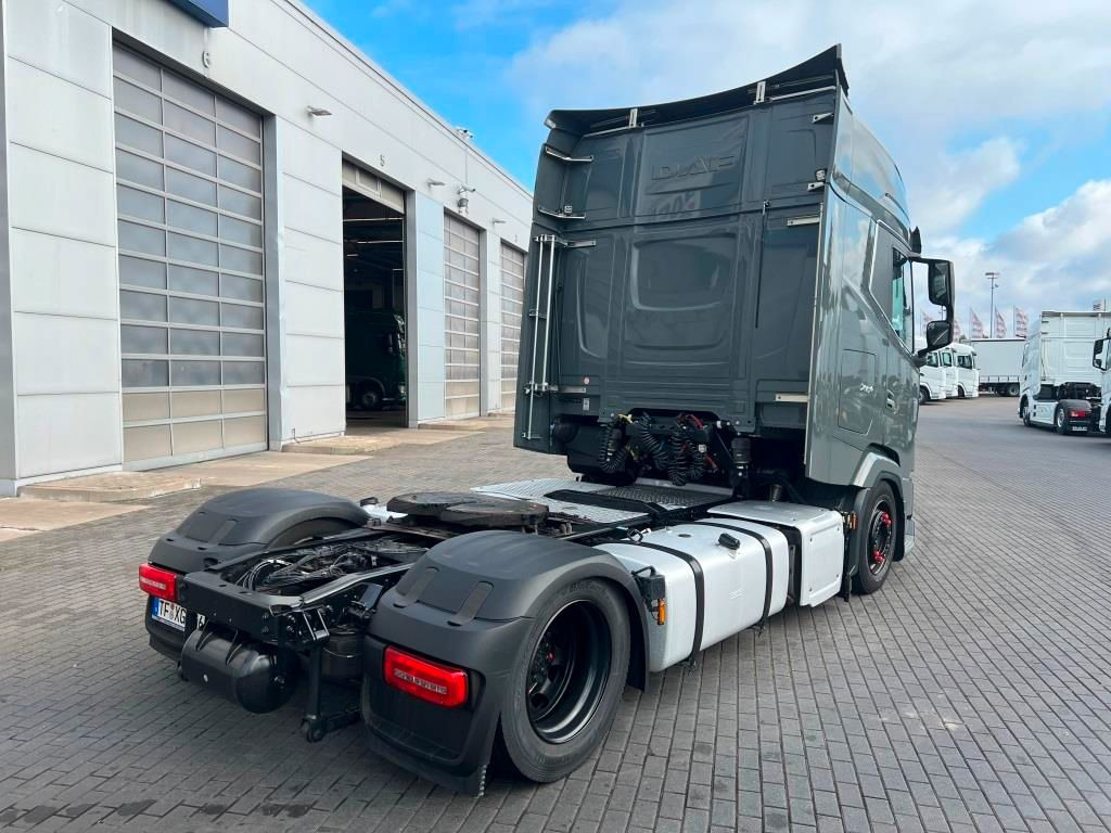 DAF XG+ 530 FT Low Deck Standklima Retarder 2xTank - Τράκτορας: φωτογραφία 4 DAF XG+ 530 FT Low Deck Standklima Retarder 2xTank - Τράκτορας: φωτογραφία 4