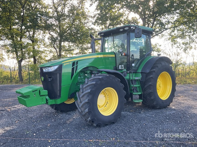 John Deere 8260R 4WD Tractor - Τρακτέρ: φωτογραφία 1 John Deere 8260R 4WD Tractor - Τρακτέρ: φωτογραφία 1
