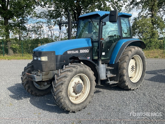 New Holland 8260 4WD Tractor - Τρακτέρ: φωτογραφία 1 New Holland 8260 4WD Tractor - Τρακτέρ: φωτογραφία 1