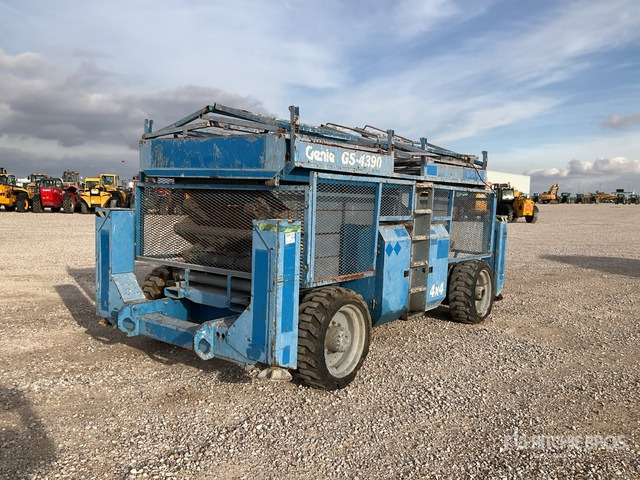 2001 Genie GS4390RT 4x4 Diesel Scissor Lift - Ψαλιδωτό ανυψωτικό: φωτογραφία 1 2001 Genie GS4390RT 4x4 Diesel Scissor Lift - Ψαλιδωτό ανυψωτικό: φωτογραφία 1