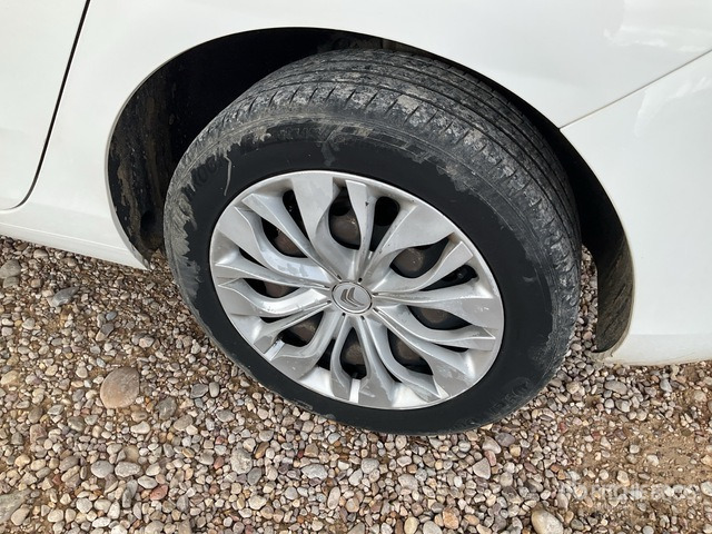 2015 Citroen C4 BlueHDI Automobile - Αυτοκίνητο: φωτογραφία 3 2015 Citroen C4 BlueHDI Automobile - Αυτοκίνητο: φωτογραφία 3