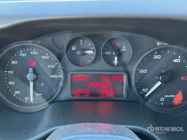 2019 Iveco Daily 70C18 4x2 Van Truck - Φορτηγό κόφα: φωτογραφία 3 2019 Iveco Daily 70C18 4x2 Van Truck - Φορτηγό κόφα: φωτογραφία 3