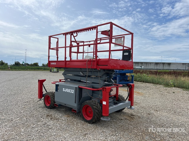 2007 Skyjack SJ6832 RT Diesel Scissor Lift - Ψαλιδωτό ανυψωτικό: φωτογραφία 2 2007 Skyjack SJ6832 RT Diesel Scissor Lift - Ψαλιδωτό ανυψωτικό: φωτογραφία 2