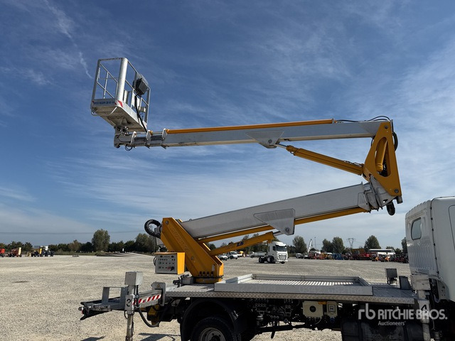 2011 Nissan Cabstar 35 - 11 2011 Multitel Pagliero MX250EX ... Bucket Truck - Φορτηγό με εναέρια πλατφόρμα: φωτογραφία 5 2011 Nissan Cabstar 35 - 11 2011 Multitel Pagliero MX250EX ... Bucket Truck - Φορτηγό με εναέρια πλατφόρμα: φωτογραφία 5