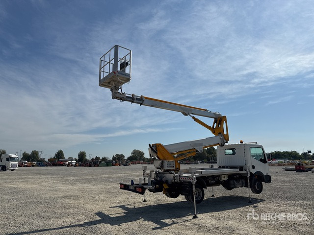 2011 Nissan Cabstar 35 - 11 2011 Multitel Pagliero MX250EX ... Bucket Truck - Φορτηγό με εναέρια πλατφόρμα: φωτογραφία 4 2011 Nissan Cabstar 35 - 11 2011 Multitel Pagliero MX250EX ... Bucket Truck - Φορτηγό με εναέρια πλατφόρμα: φωτογραφία 4