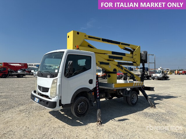 2011 Renault Maxity 2011 Socage DA320 20 m on Bucket Truck - Φορτηγό με εναέρια πλατφόρμα: φωτογραφία 2 2011 Renault Maxity 2011 Socage DA320 20 m on Bucket Truck - Φορτηγό με εναέρια πλατφόρμα: φωτογραφία 2