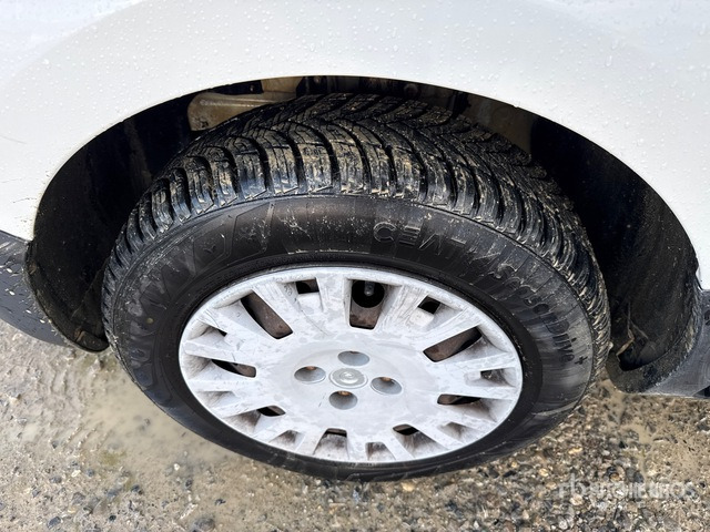 2013 Fiat Fiorino Automobile - Φορτηγό κόφα: φωτογραφία 5 2013 Fiat Fiorino Automobile - Φορτηγό κόφα: φωτογραφία 5