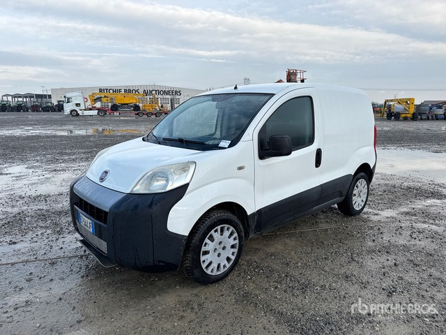 2013 Fiat Fiorino Automobile - Φορτηγό κόφα: φωτογραφία 2 2013 Fiat Fiorino Automobile - Φορτηγό κόφα: φωτογραφία 2