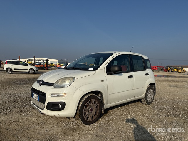 2013 Fiat Panda Automobile - Αυτοκίνητο: φωτογραφία 1 2013 Fiat Panda Automobile - Αυτοκίνητο: φωτογραφία 1