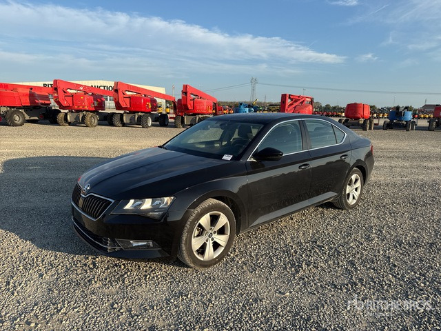 2018 Skoda Superb Autovettura - Αυτοκίνητο: φωτογραφία 1 2018 Skoda Superb Autovettura - Αυτοκίνητο: φωτογραφία 1