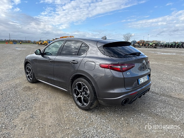 2022 Alfa Romeo Stelvio 2.2 TD Veloce Q4 154KW/210CV SUV - SUV: φωτογραφία 2 2022 Alfa Romeo Stelvio 2.2 TD Veloce Q4 154KW/210CV SUV - SUV: φωτογραφία 2