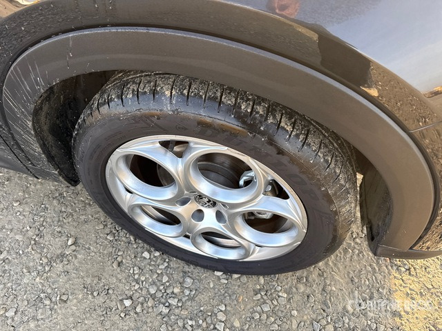 2023 Alfa Romeo Tonale 130CV HYBRID TCT7 SPRINT SUV - SUV: φωτογραφία 4 2023 Alfa Romeo Tonale 130CV HYBRID TCT7 SPRINT SUV - SUV: φωτογραφία 4