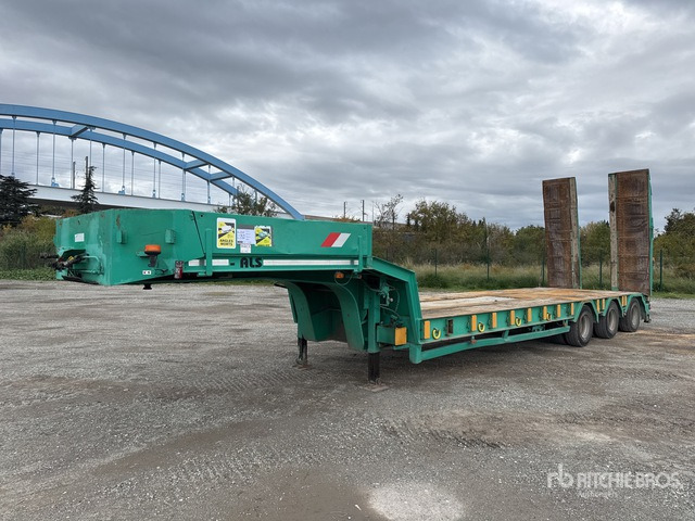 1999 TR AX Tri/A Semi-Remorque Porte-Engin ... Lowboy Trailer - Ρυμούλκα με χαμηλό δάπεδο: φωτογραφία 1 1999 TR AX Tri/A Semi-Remorque Porte-Engin ... Lowboy Trailer - Ρυμούλκα με χαμηλό δάπεδο: φωτογραφία 1