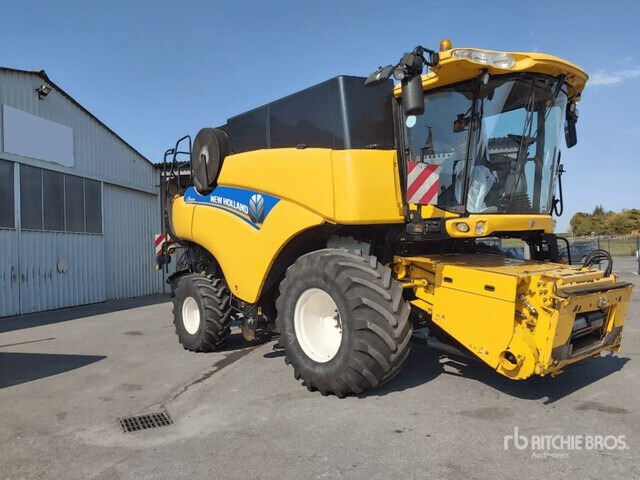 2012 New Holland CR8080 Moissonneuse Batteuse Combine Harvester - Θεριζοαλωνιστική μηχανή: φωτογραφία 1 2012 New Holland CR8080 Moissonneuse Batteuse Combine Harvester - Θεριζοαλωνιστική μηχανή: φωτογραφία 1