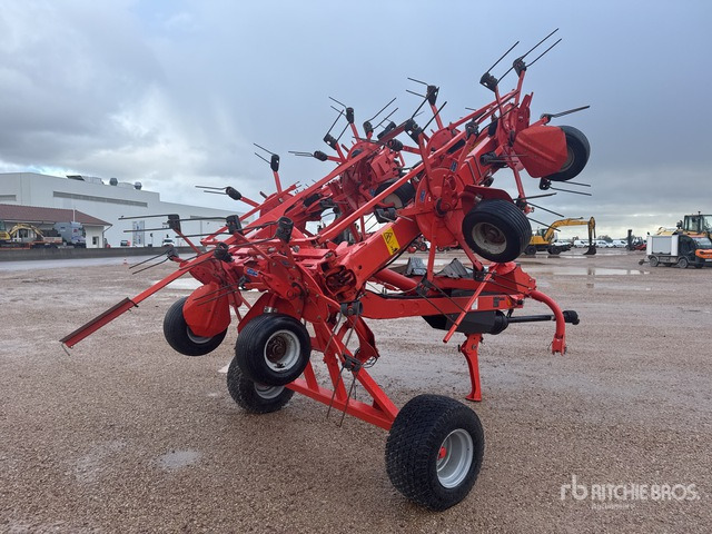 2013 Kuhn GF 8702 TG2 8.7 m Semi-Mount 8 Rotor Faneuse Hay Tedder - Χορτοσυλλέκτης: φωτογραφία 3 2013 Kuhn GF 8702 TG2 8.7 m Semi-Mount 8 Rotor Faneuse Hay Tedder - Χορτοσυλλέκτης: φωτογραφία 3
