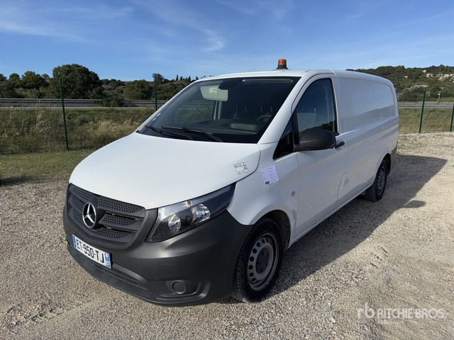 2018 Mercedes-Benz Vito 111 cdi Vehicule Utilitaire Cargo Van - Μικρό βαν: φωτογραφία 2 2018 Mercedes-Benz Vito 111 cdi Vehicule Utilitaire Cargo Van - Μικρό βαν: φωτογραφία 2