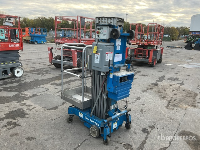 2002 Genie AWP30S Vertical Mast Lift - Κάθετος ανελκυστήρας με κατάρτι: φωτογραφία 3 2002 Genie AWP30S Vertical Mast Lift - Κάθετος ανελκυστήρας με κατάρτι: φωτογραφία 3