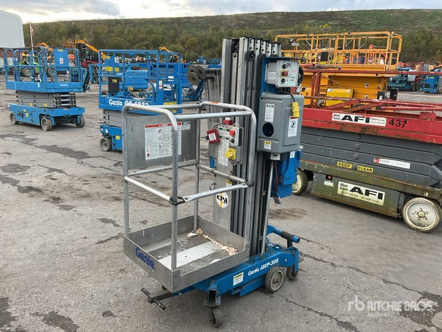 2002 Genie AWP30S Vertical Mast Lift - Κάθετος ανελκυστήρας με κατάρτι: φωτογραφία 1 2002 Genie AWP30S Vertical Mast Lift - Κάθετος ανελκυστήρας με κατάρτι: φωτογραφία 1