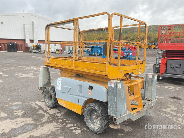 2014 Haulotte Compact 10DX 4x4 Diesel Scissor Lift - Ψαλιδωτό ανυψωτικό: φωτογραφία 3 2014 Haulotte Compact 10DX 4x4 Diesel Scissor Lift - Ψαλιδωτό ανυψωτικό: φωτογραφία 3