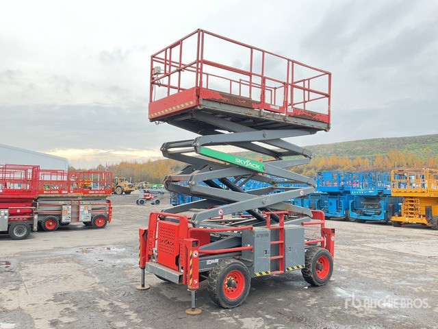 2016 Skyjack SJ8841 4x4 Diesel Scissor Lift - Ψαλιδωτό ανυψωτικό: φωτογραφία 2 2016 Skyjack SJ8841 4x4 Diesel Scissor Lift - Ψαλιδωτό ανυψωτικό: φωτογραφία 2
