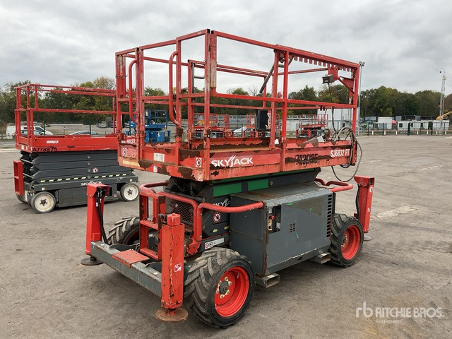 2017 Skyjack SJ6832 RT 4x4 Diesel Scissor Lift - Ψαλιδωτό ανυψωτικό: φωτογραφία 3 2017 Skyjack SJ6832 RT 4x4 Diesel Scissor Lift - Ψαλιδωτό ανυψωτικό: φωτογραφία 3