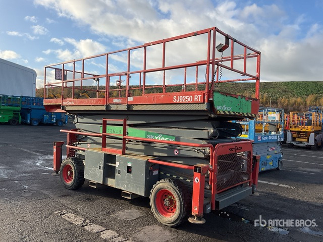 2017 Skyjack SJ9250 4x4 Diesel Scissor Lift - Ψαλιδωτό ανυψωτικό: φωτογραφία 3 2017 Skyjack SJ9250 4x4 Diesel Scissor Lift - Ψαλιδωτό ανυψωτικό: φωτογραφία 3