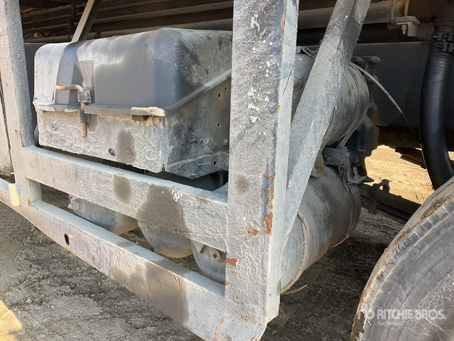 1997 Volvo FH 8x4 Twin-Steer Flatbed Truck - Φορτηγό με ανοιχτή καρότσα: φωτογραφία 4 1997 Volvo FH 8x4 Twin-Steer Flatbed Truck - Φορτηγό με ανοιχτή καρότσα: φωτογραφία 4