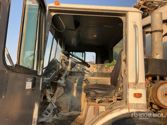 1999 Mack MR688S 1999 Schwing 32/28 XL 32 m on 6x4 Concrete Pump Truck - Αντλία σκυροδέματος: φωτογραφία 5 1999 Mack MR688S 1999 Schwing 32/28 XL 32 m on 6x4 Concrete Pump Truck - Αντλία σκυροδέματος: φωτογραφία 5