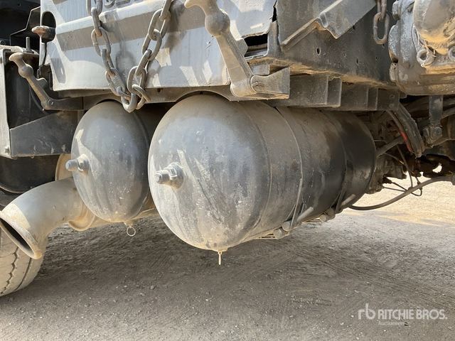 2008 Volvo FM400 6x4 20000 Liters Vacuum Tanker Truck - Όχημα εκκένωσης βόθρων: φωτογραφία 5 2008 Volvo FM400 6x4 20000 Liters Vacuum Tanker Truck - Όχημα εκκένωσης βόθρων: φωτογραφία 5