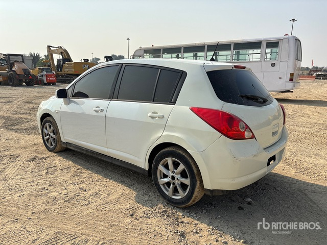 2009 Nissan Tilda Automobile - Αυτοκίνητο: φωτογραφία 2 2009 Nissan Tilda Automobile - Αυτοκίνητο: φωτογραφία 2