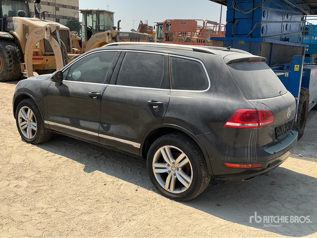 2011 Volkswagen Taureq AWD (Inoperable) SUV - SUV: φωτογραφία 2 2011 Volkswagen Taureq AWD (Inoperable) SUV - SUV: φωτογραφία 2