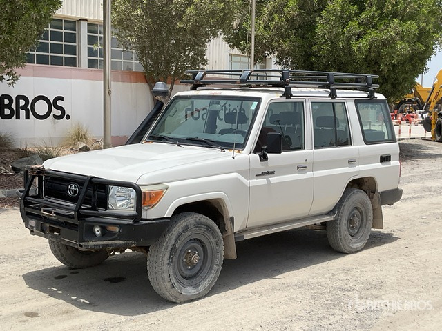 2018 Toyota Land Cruiser 76L 4x4 SUV - SUV: φωτογραφία 1 2018 Toyota Land Cruiser 76L 4x4 SUV - SUV: φωτογραφία 1