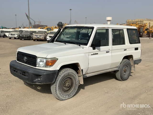 2018 Toyota Land Cruiser 76L 4x4 SUV - SUV: φωτογραφία 1 2018 Toyota Land Cruiser 76L 4x4 SUV - SUV: φωτογραφία 1