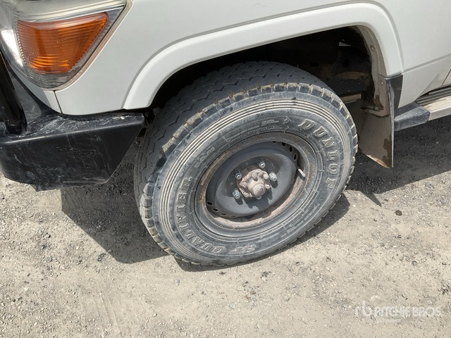 2019 Toyota Land Cruiser 76L 4x4 SUV - SUV: φωτογραφία 5 2019 Toyota Land Cruiser 76L 4x4 SUV - SUV: φωτογραφία 5