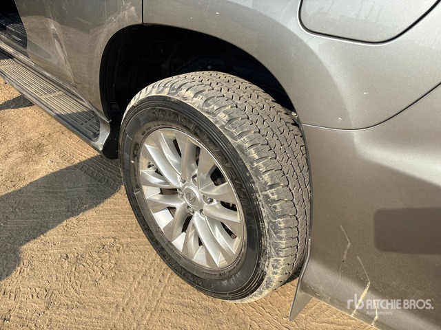 2020 Lexus GX460 4WD SUV - SUV: φωτογραφία 4 2020 Lexus GX460 4WD SUV - SUV: φωτογραφία 4