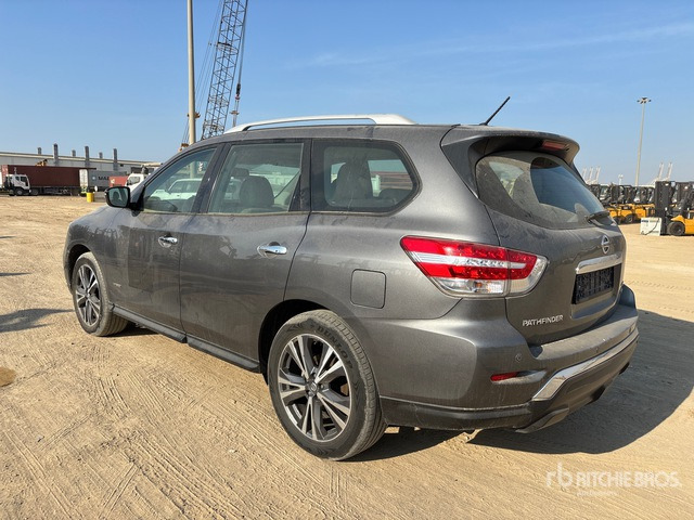 2020 Nissan Pathfinder SV 4WD Hybrid SUV - SUV: φωτογραφία 2 2020 Nissan Pathfinder SV 4WD Hybrid SUV - SUV: φωτογραφία 2