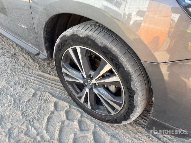 2020 Nissan Pathfinder SV 4WD Hybrid SUV - SUV: φωτογραφία 4 2020 Nissan Pathfinder SV 4WD Hybrid SUV - SUV: φωτογραφία 4