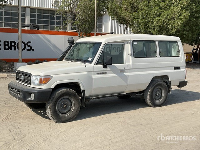 2020 Toyota Land Cruiser 78L 4x4 SUV - SUV: φωτογραφία 1 2020 Toyota Land Cruiser 78L 4x4 SUV - SUV: φωτογραφία 1