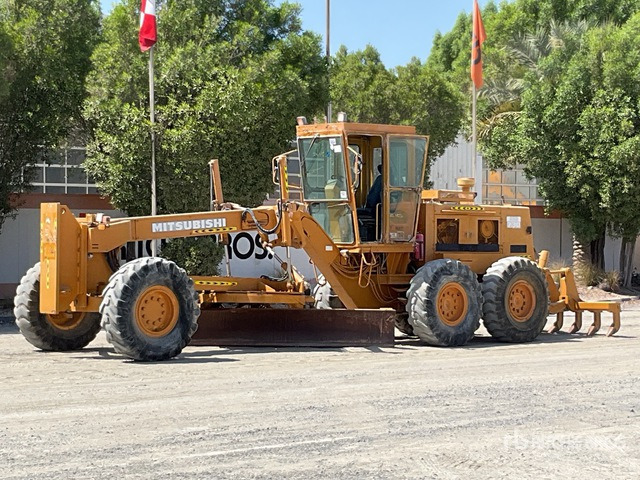 Mitsubishi MG730 Motor Grader - Γκρέιντερ: φωτογραφία 2 Mitsubishi MG730 Motor Grader - Γκρέιντερ: φωτογραφία 2